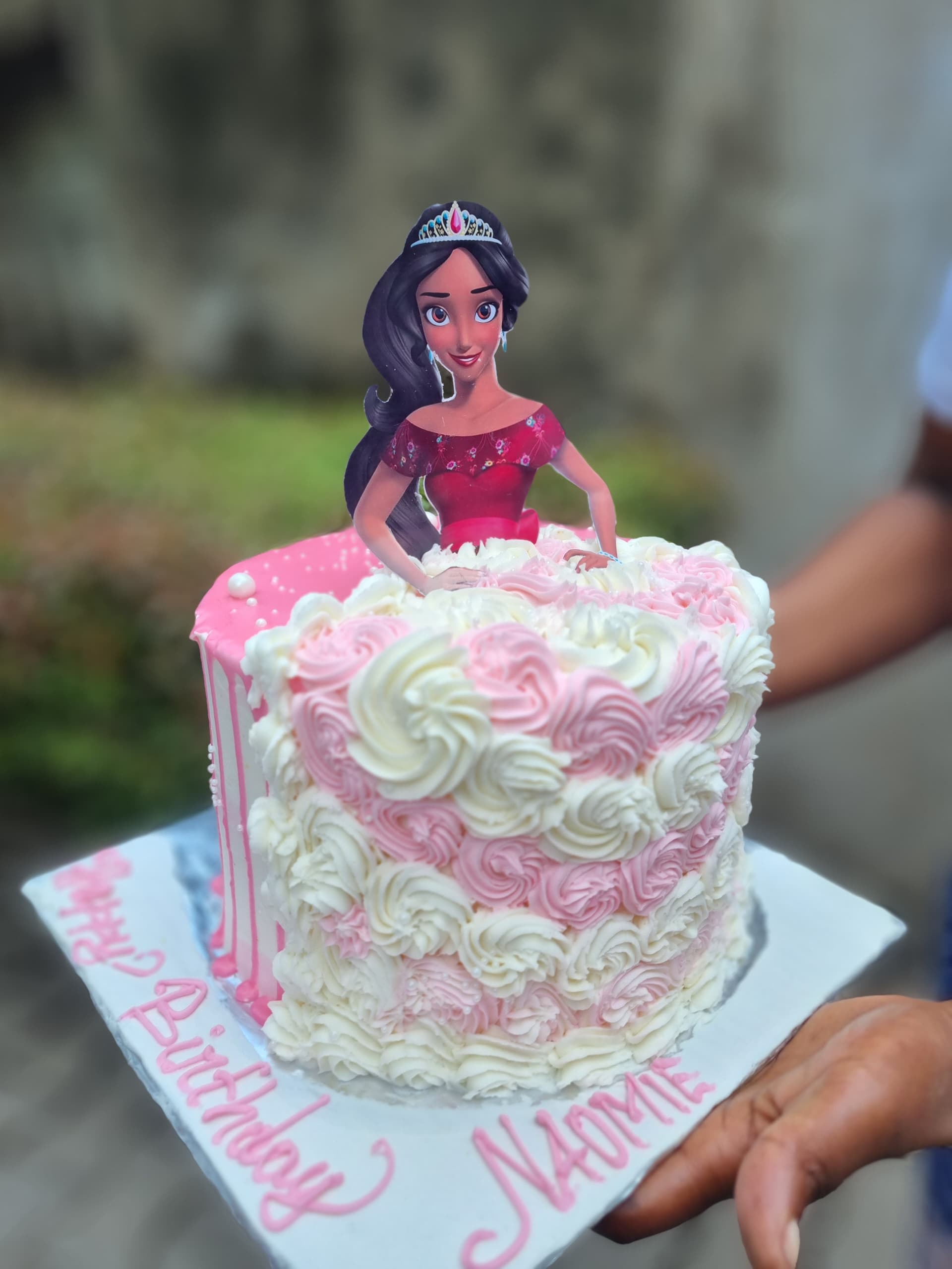 Gateau en fome barbie